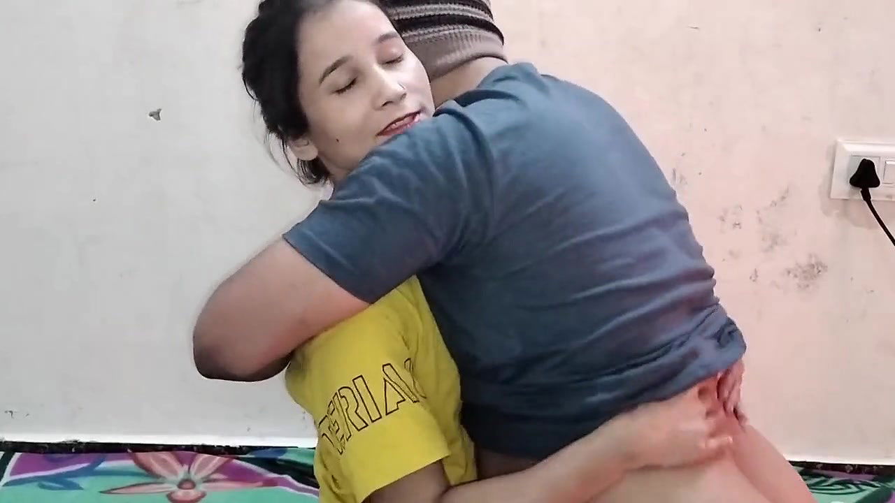 Step sister ko nanga kar ke jabar dasti pela