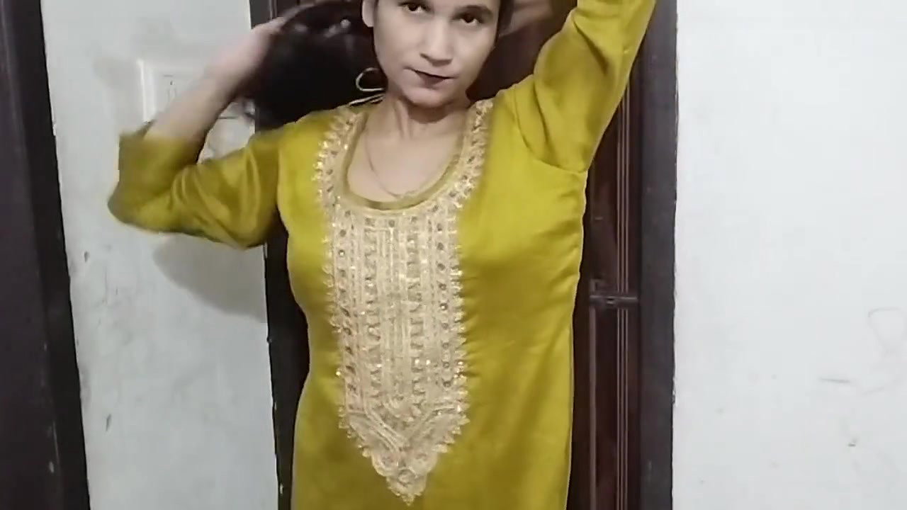 Step sister ko nanga kar ke pel diya