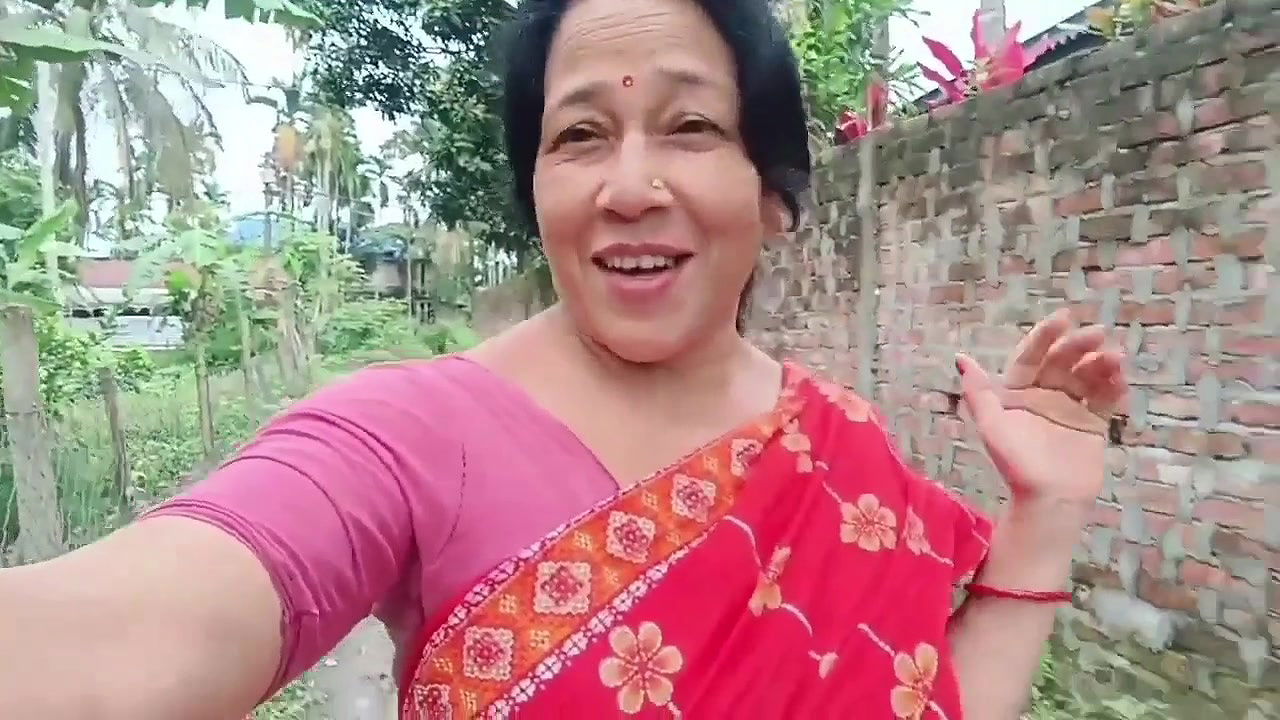 stepmom advantage of stepmother seeing her alone and has sex with her