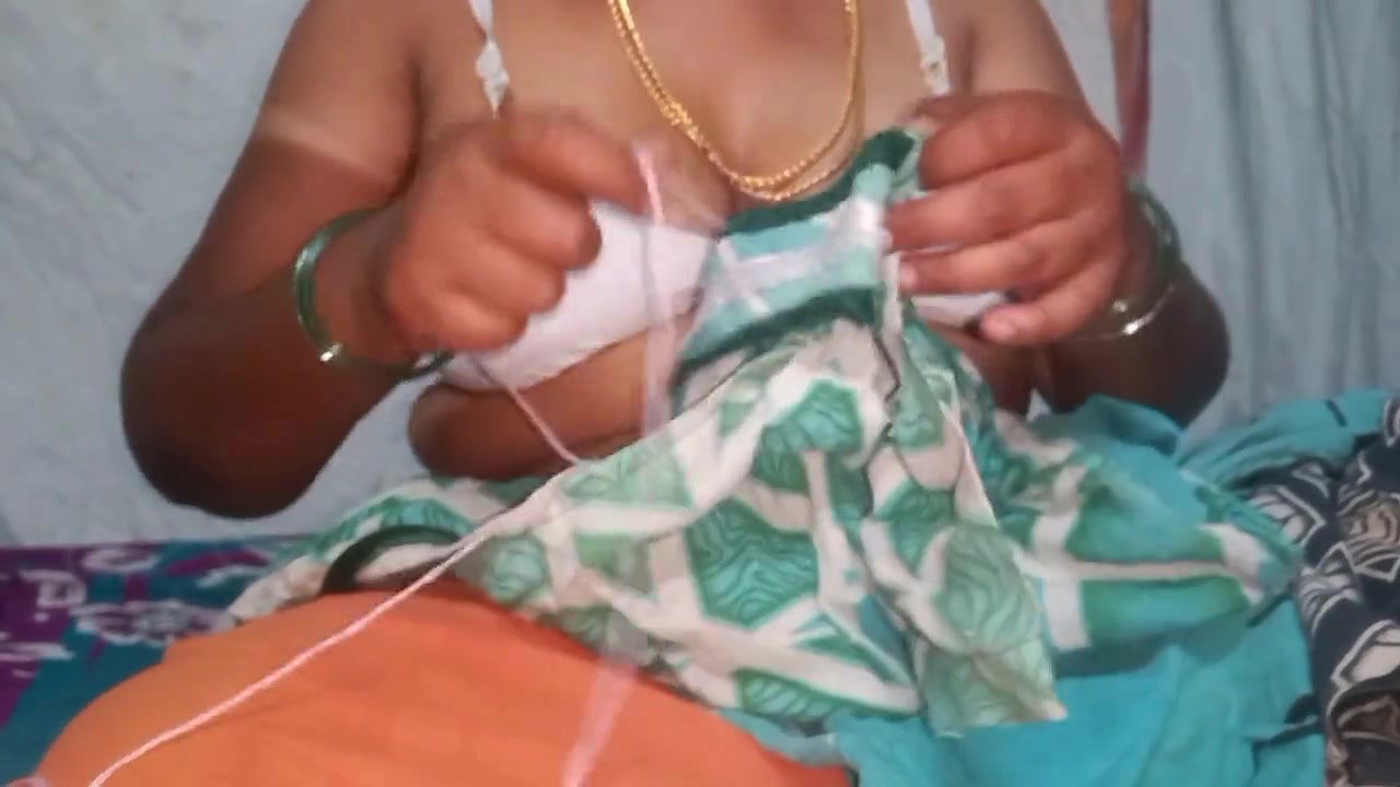 Tamil house wife hot romantic sex in bedroom