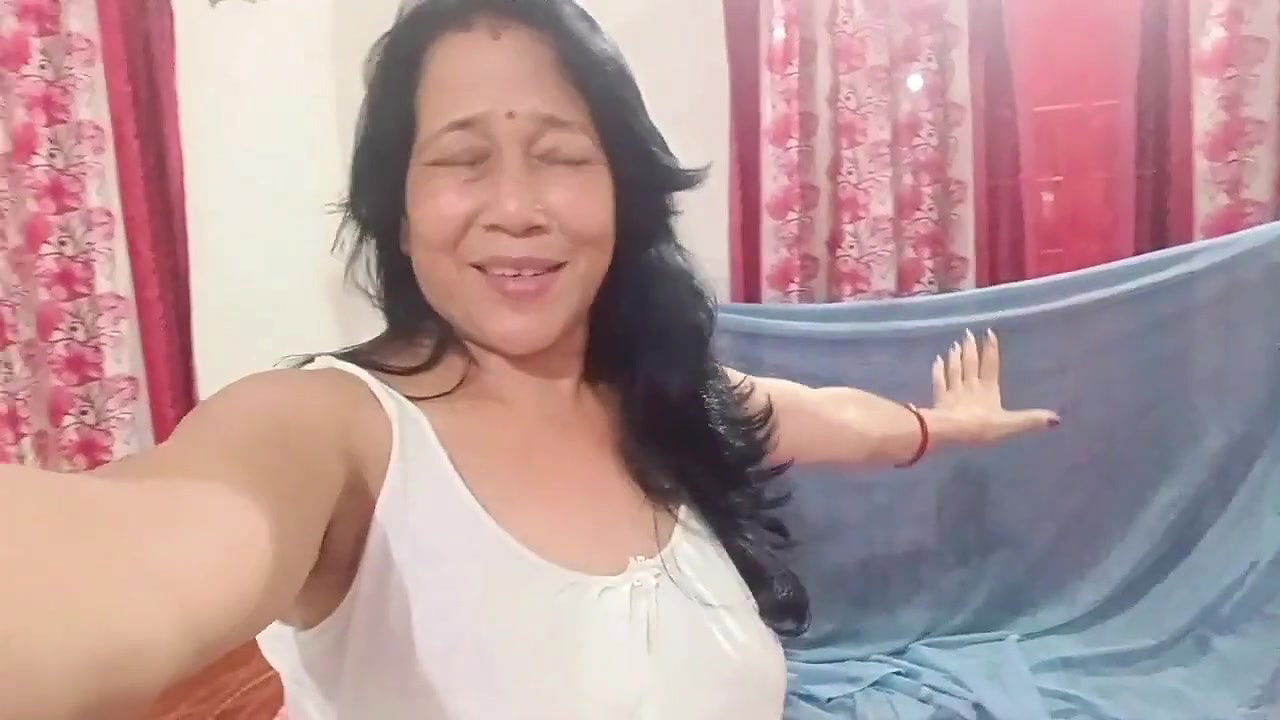 The maid used to steal in the boss’s house