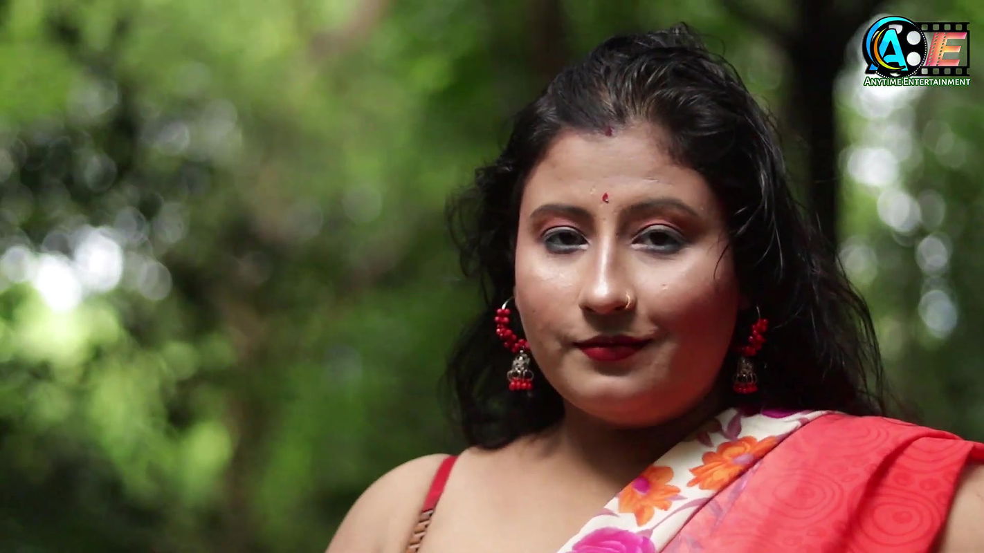 Sharmistha Hot And Bold Saree Video Shoot  Model Cleavage Show Saree Shoot  Saree Fashion Shoot