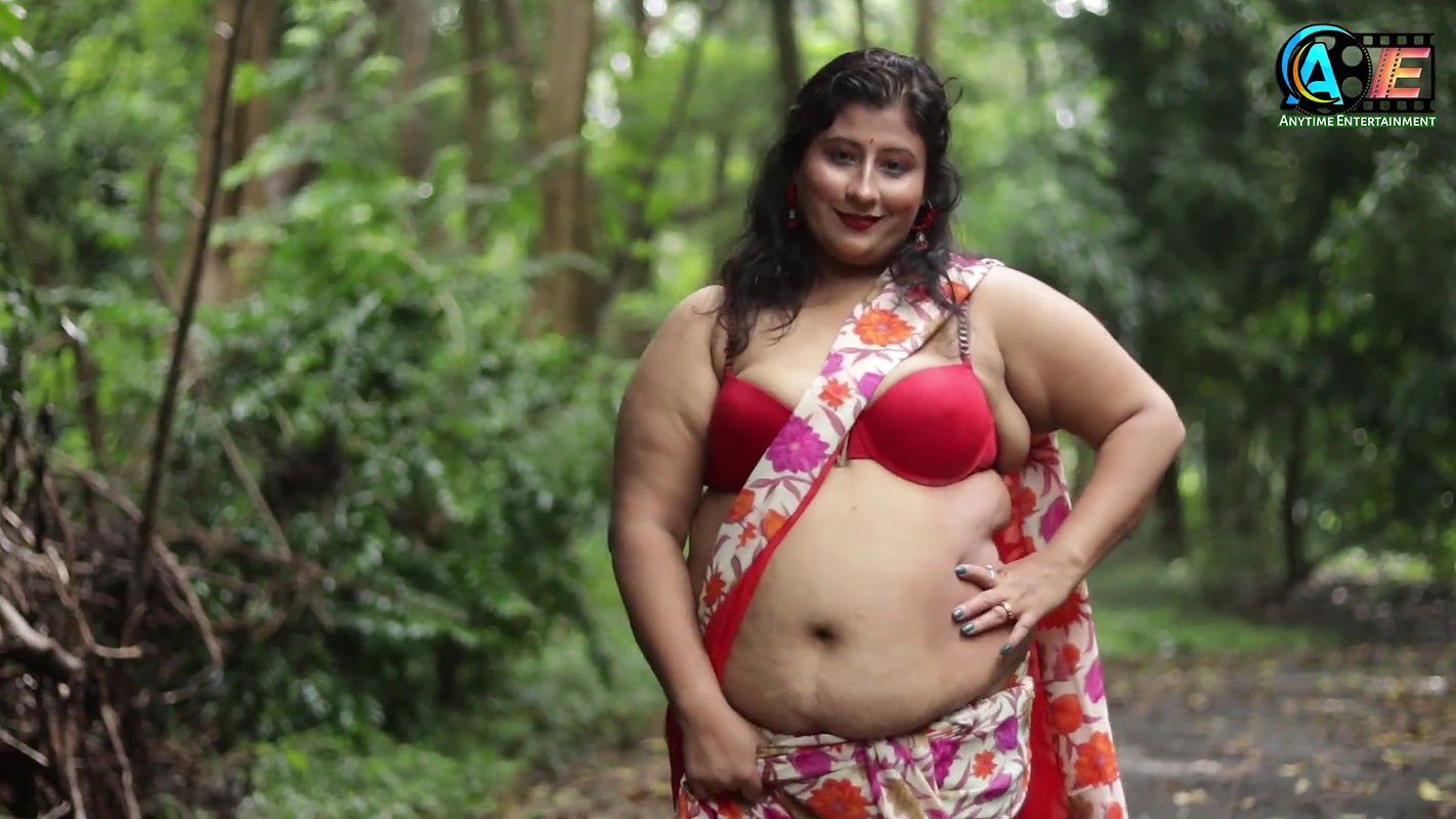 Sharmistha Hot And Bold Saree Video Shoot  Model Cleavage Show Saree Shoot  Saree Fashion Shoot