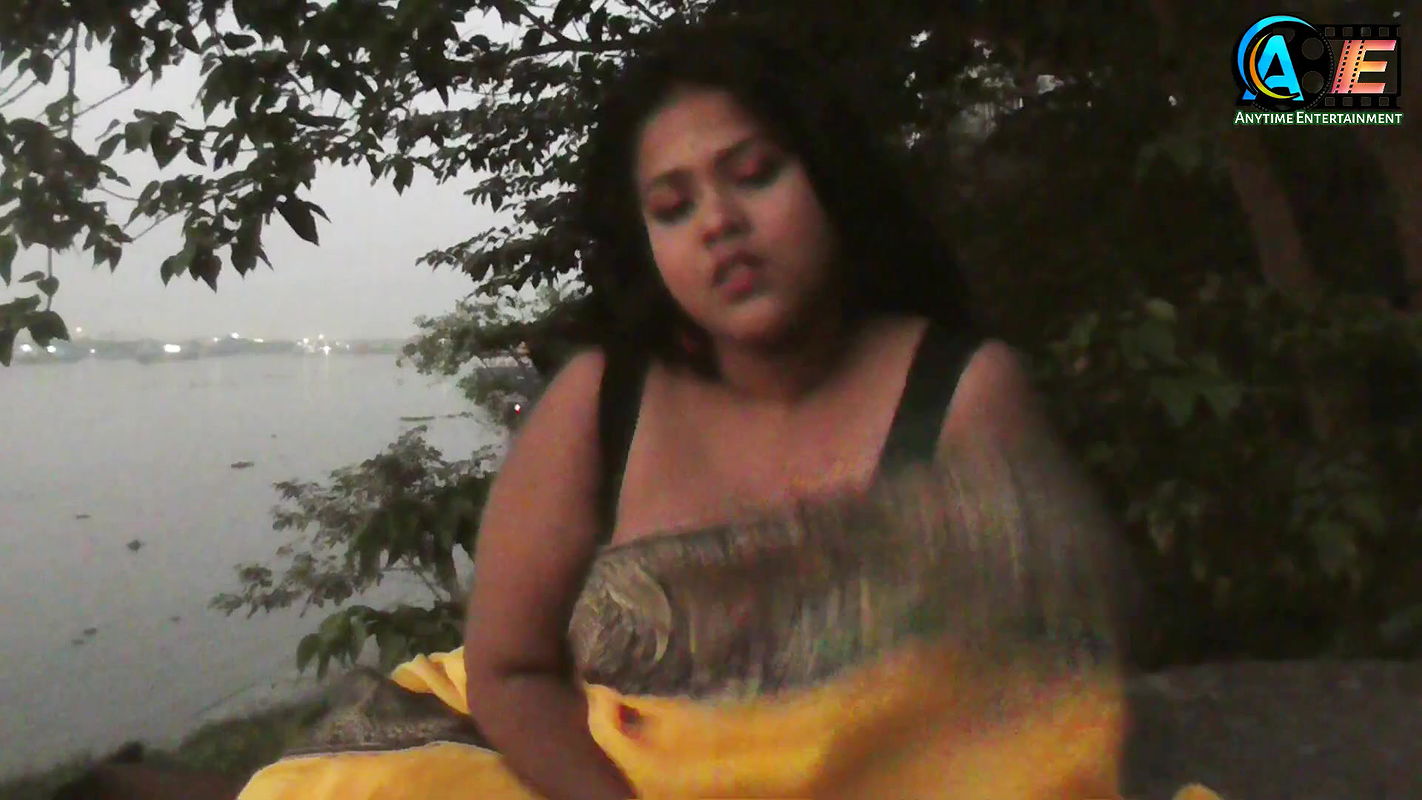 saree lover  saree photoshoot  saree sundori  saree fashion  bong beauty  curvy model BRISTI