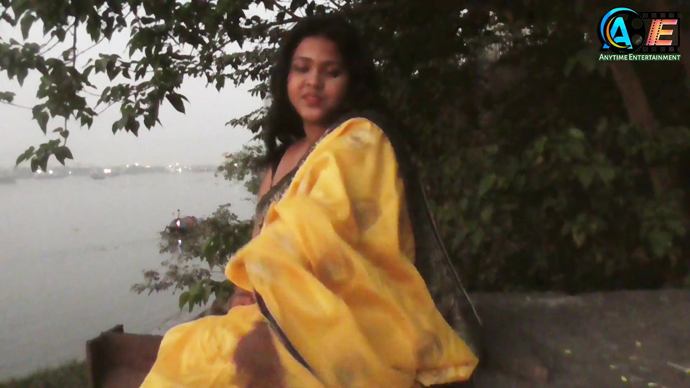 saree lover  saree photoshoot  saree sundori  saree fashion  bong beauty  curvy model BRISTI