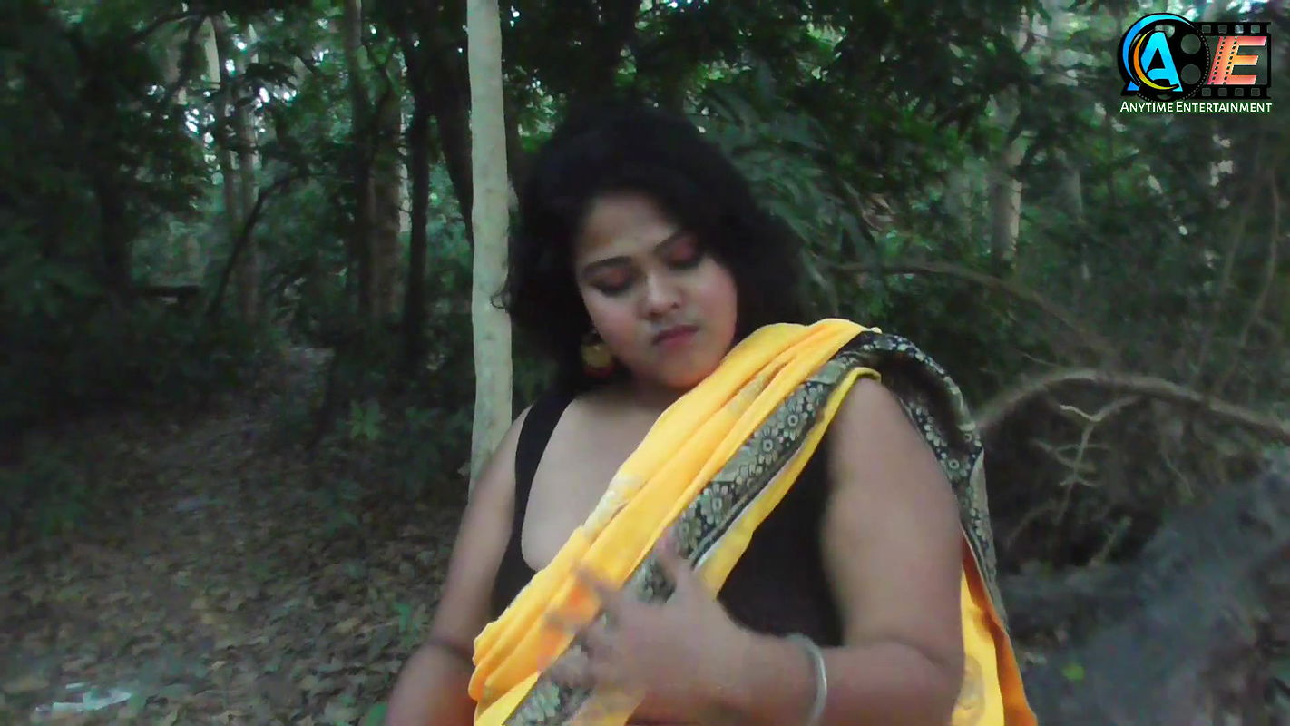 saree lover  saree photoshoot  saree sundori  saree fashion  bong beauty  curvy model BRISTI