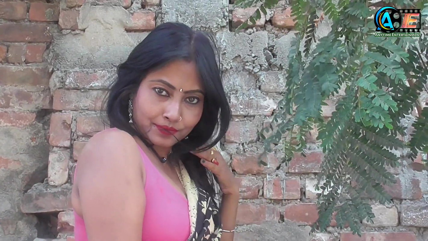 Saree Sundori  Saree Lover  Saree Fashion  Saree Shoot  Indian Beauty DIYA  Bold Saree Style