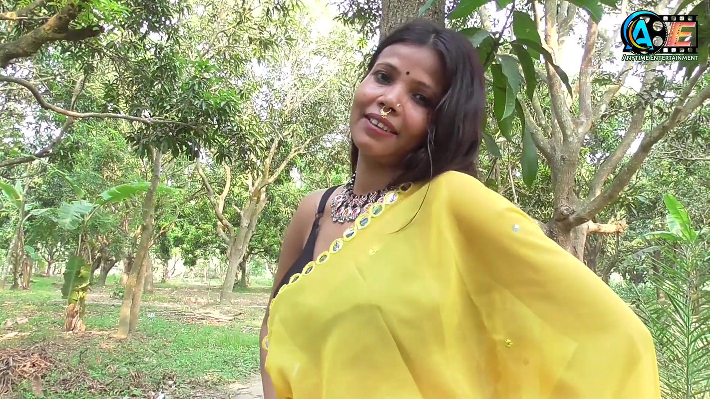 Saree Lovers NISA  Saree Video Shoot  Bong Beauty  Saree Fashion Shoot  bengali Model in Saree