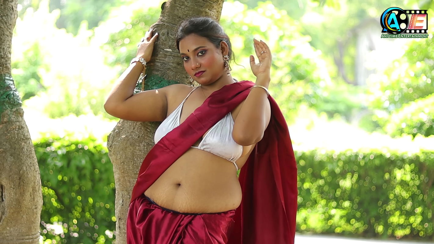 Saree Shoot  Saree Video Shoot  Saree Fashion Shoot  Bong Navel Saree Shoot Girl  Saree Sundori (1)
