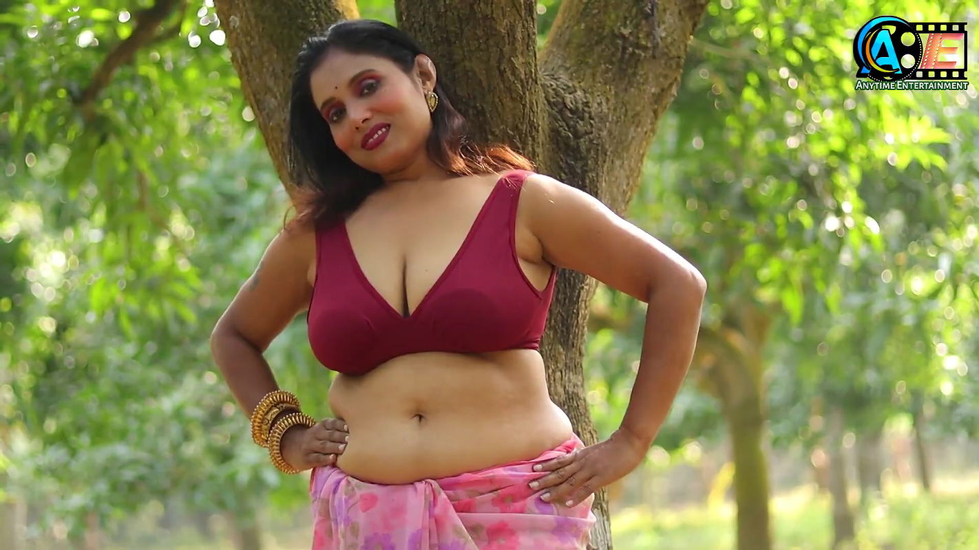 Saree Dropping Video Model MoU  Saree Sundori  Saree Shoot  Saree Fashion  Saree Queen