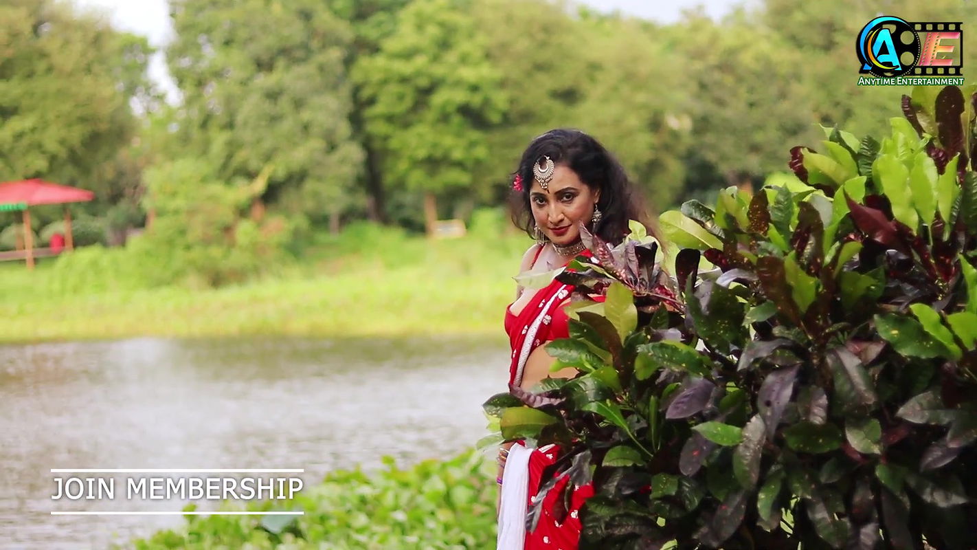 Bong Hot Beauty Model Mili  Saree Fashion  Saree Queen  Saree Sundori  Hot Cleavag Show Sundori