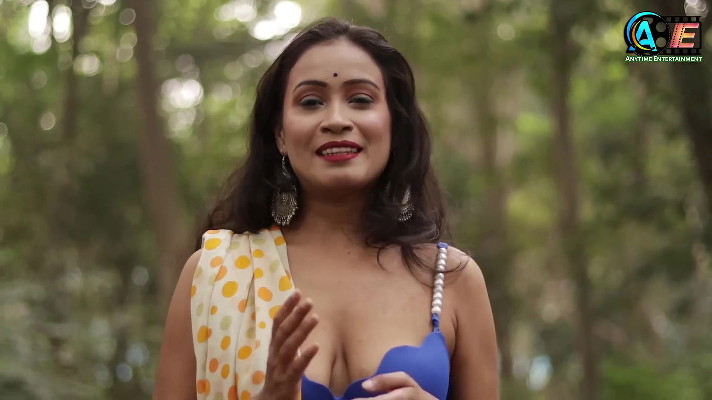 Saree Shoot  Saree Video Shoot  Saree Fashion Shoot  Bong Navel Saree Model Sriparna