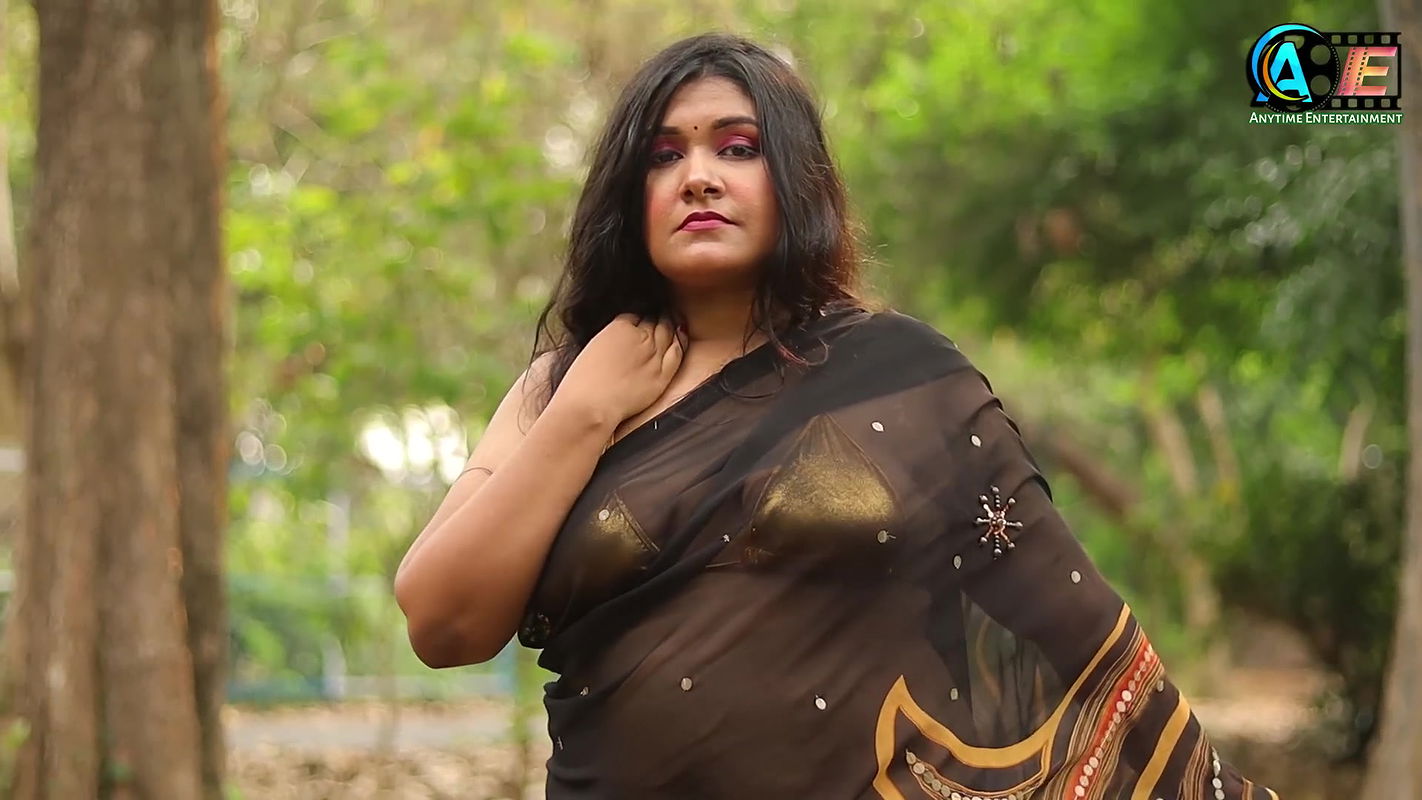Saree Video Shoot Hot Model Juli  Bong Beauty Model Actress Juli  Bold Saree Fashion Shoot