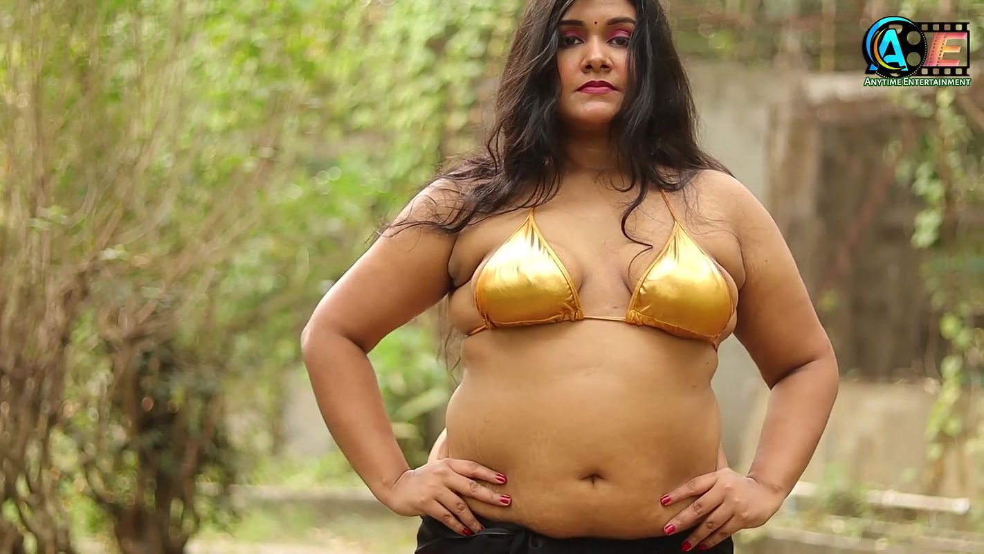 Saree Video Shoot Hot Model Juli  Bong Beauty Model Actress Juli  Bold Saree Fashion Shoot