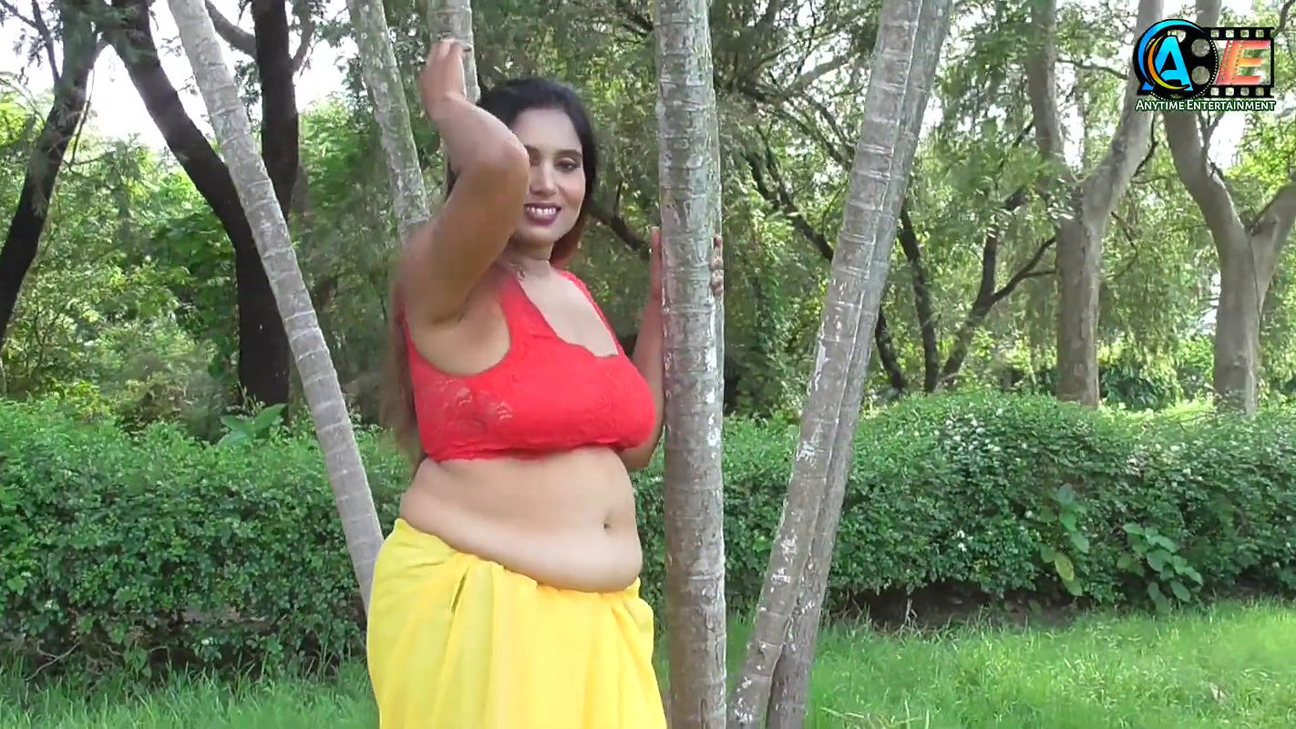 Saree Shoot  Saree Sundori  Saree Fashion  Saree Lovers  bengoli Beauty Model Navel Show