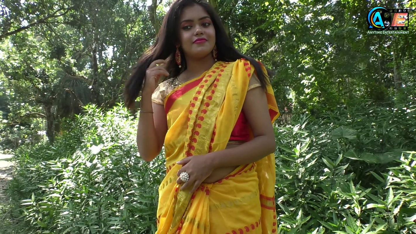 Rupsa Beauty Queen in Saree  Saree Video Shoot  High Fashion Saree Shoot Blog