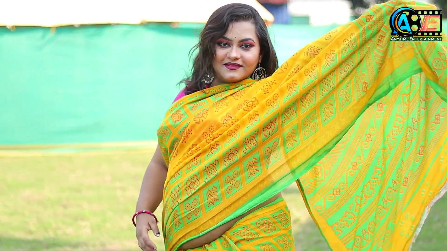 Saree Video Shoot  Saree Fashion Shoot  Saree Sundari  Saree Lover Model Actress Poulomi
