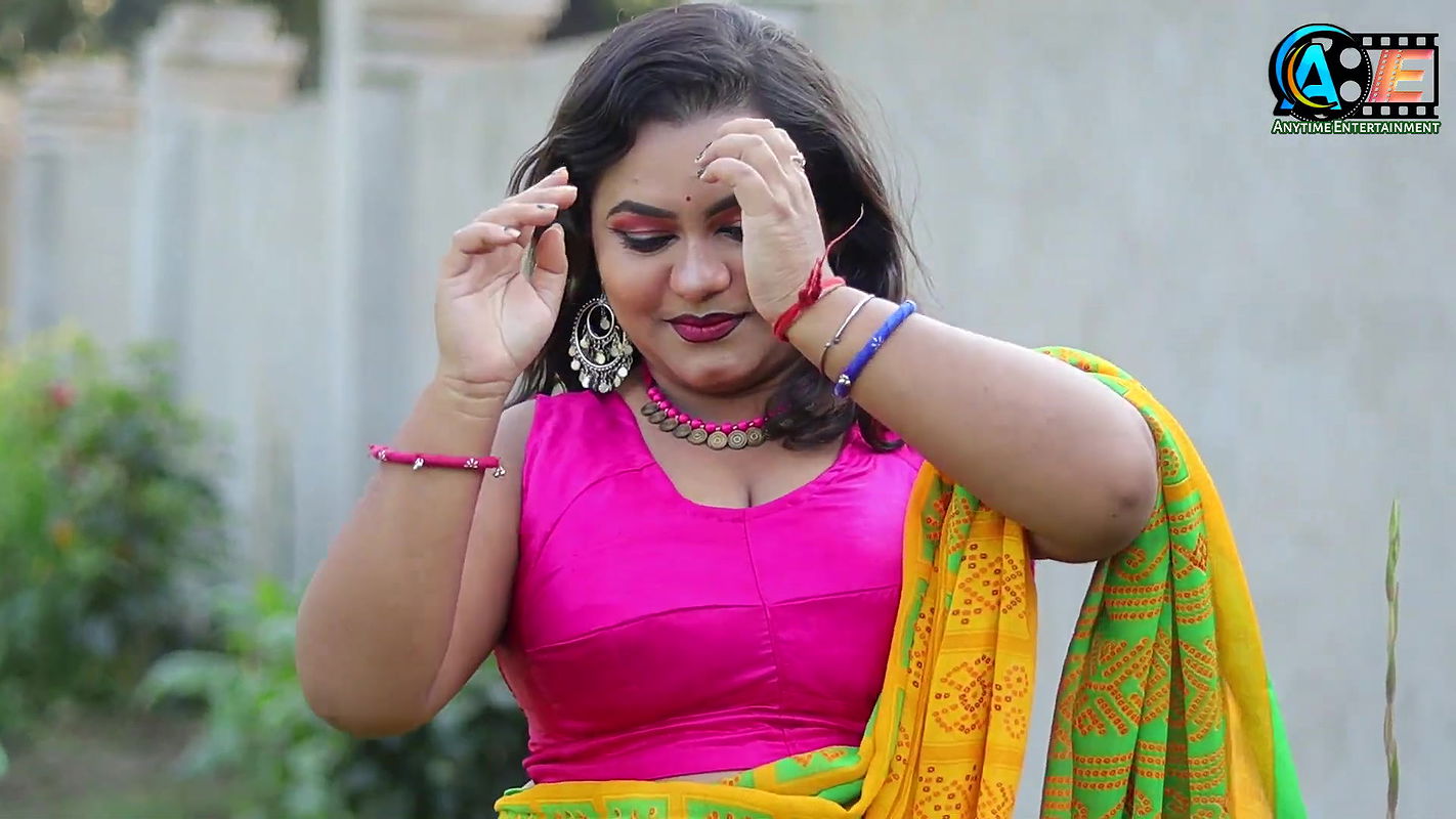 Saree Video Shoot  Saree Fashion Shoot  Saree Sundari  Saree Lover Model Actress Poulomi