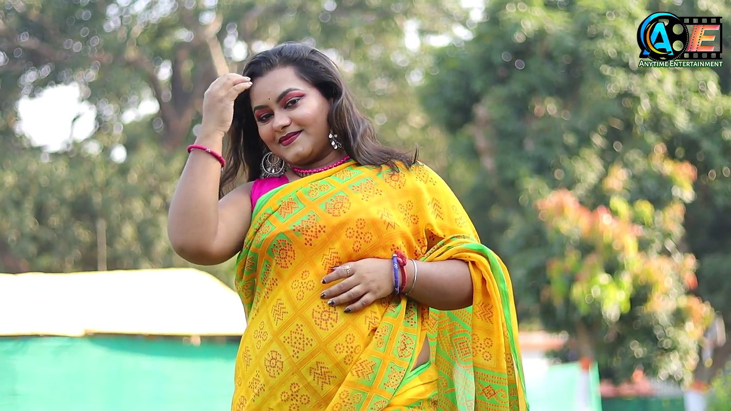 Saree Video Shoot  Saree Fashion Shoot  Saree Sundari  Saree Lover Model Actress Poulomi