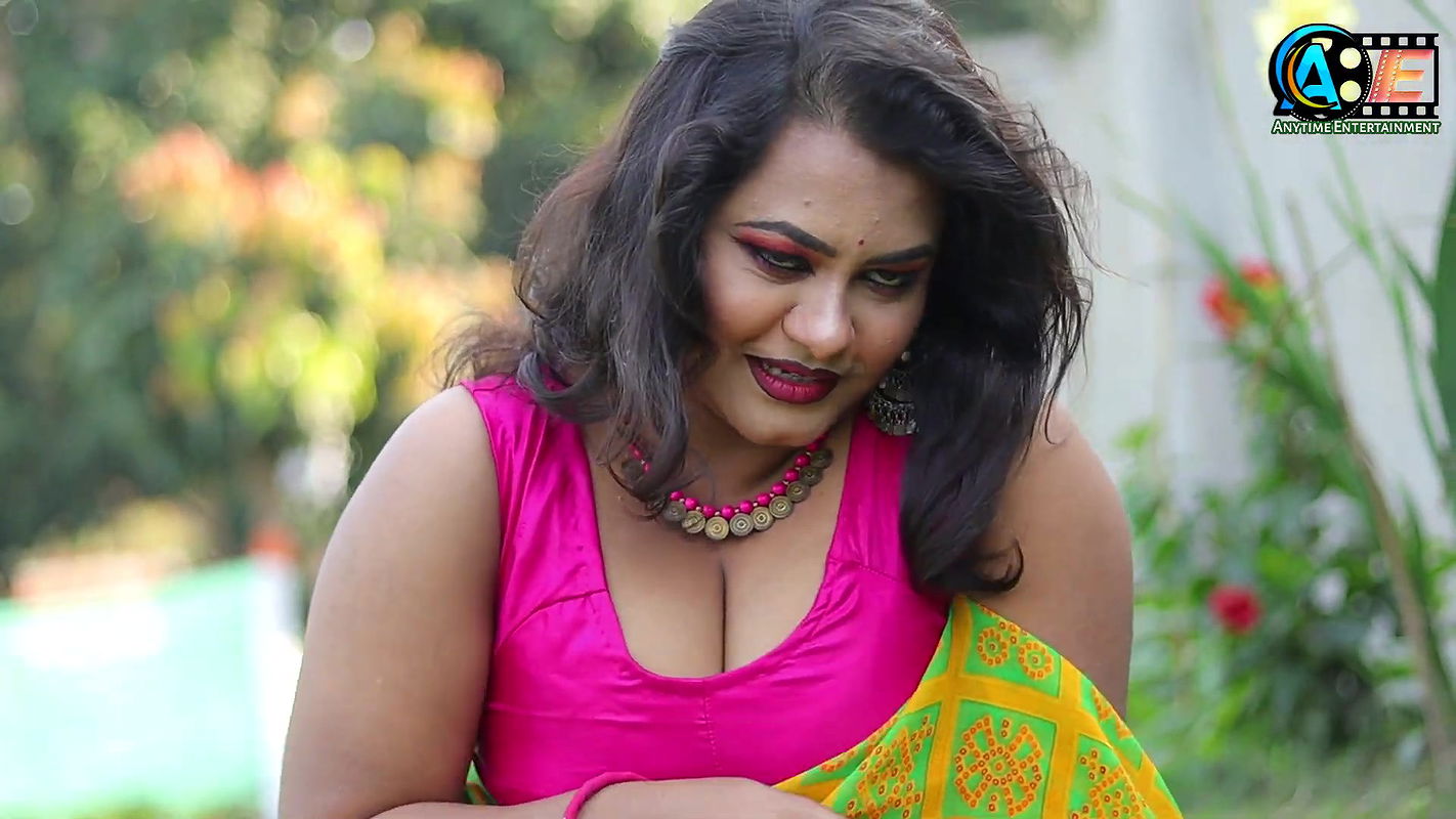 Saree Video Shoot  Saree Fashion Shoot  Saree Sundari  Saree Lover Model Actress Poulomi