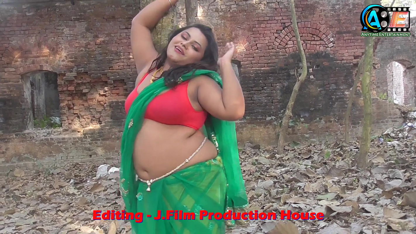 Saree Sundori  Saree Lover  Saree Fashion  Saree Shoot  Indian Beauty POULAMI  Bold Saree Style (1)