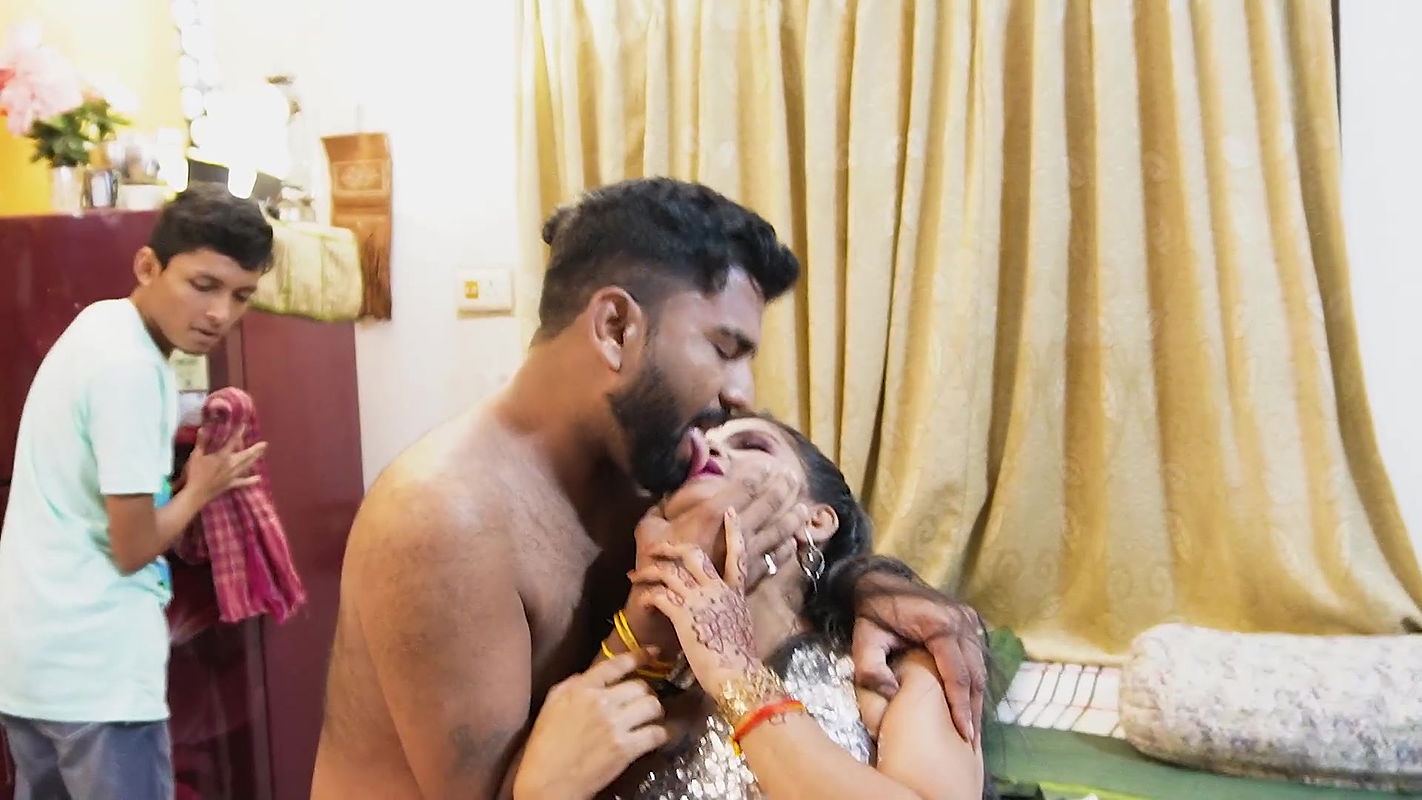 A SEXY COUPLE RETURNING HOME AFTER PARTY AND DOING SEX INFRONT OF THERE SERVANT AND THEIR SERVANT ALSO JOIN TO FUCK HARDLY