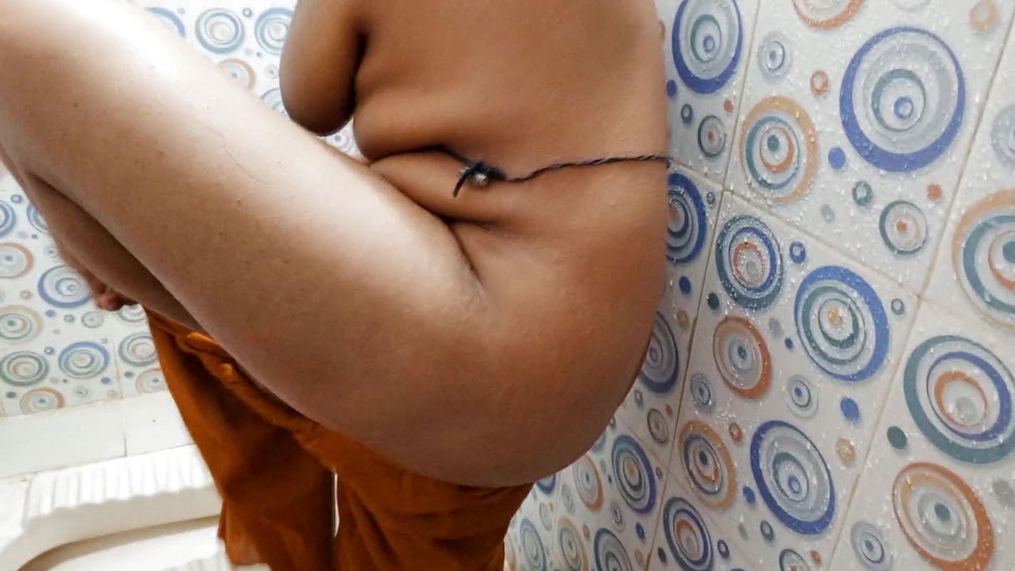 Stepson sees his stepmom taking a bath and slim sexy mom gets fucked in the bathroom by her stepson