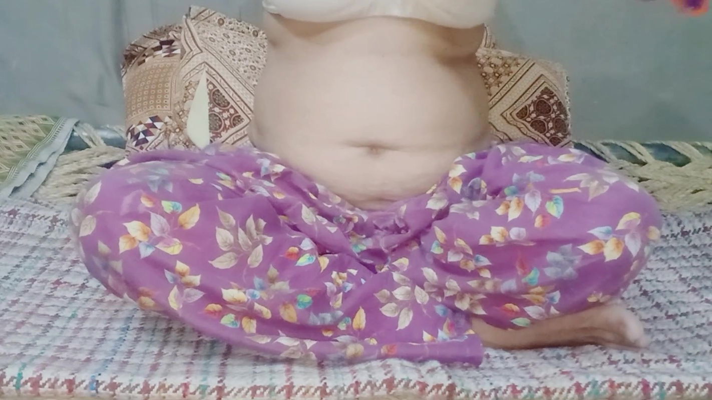 Mere stepbrother ne Chopay legwae Zberdasti fingering in pussy and Anal