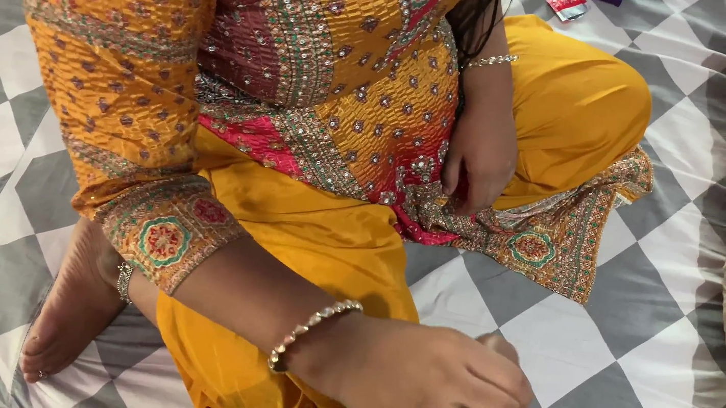 Desi girl want get cock & tried to be innocent to get fucked, fucked her pussy lovingly