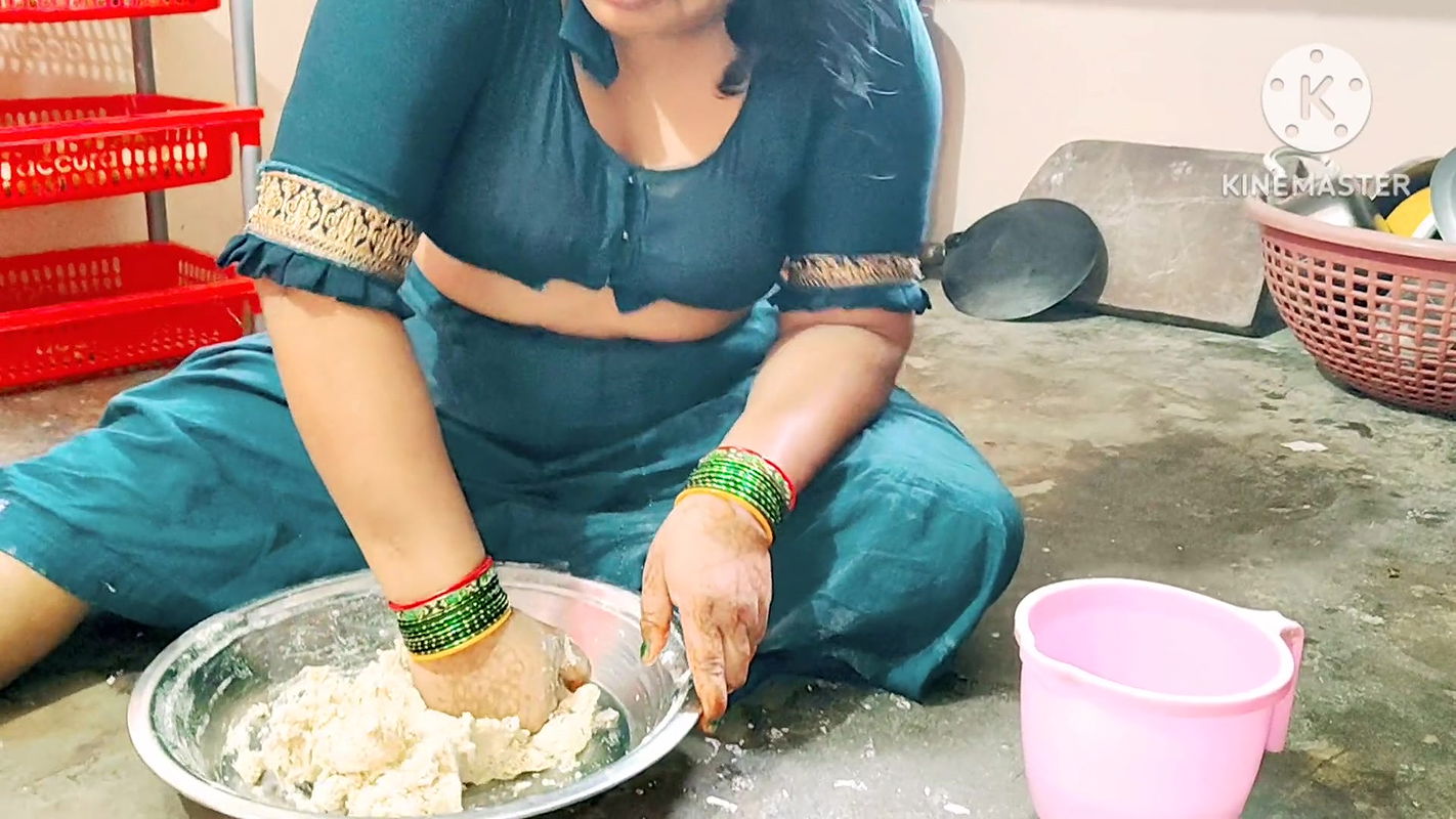 Desi Indian fucked in the kitchen