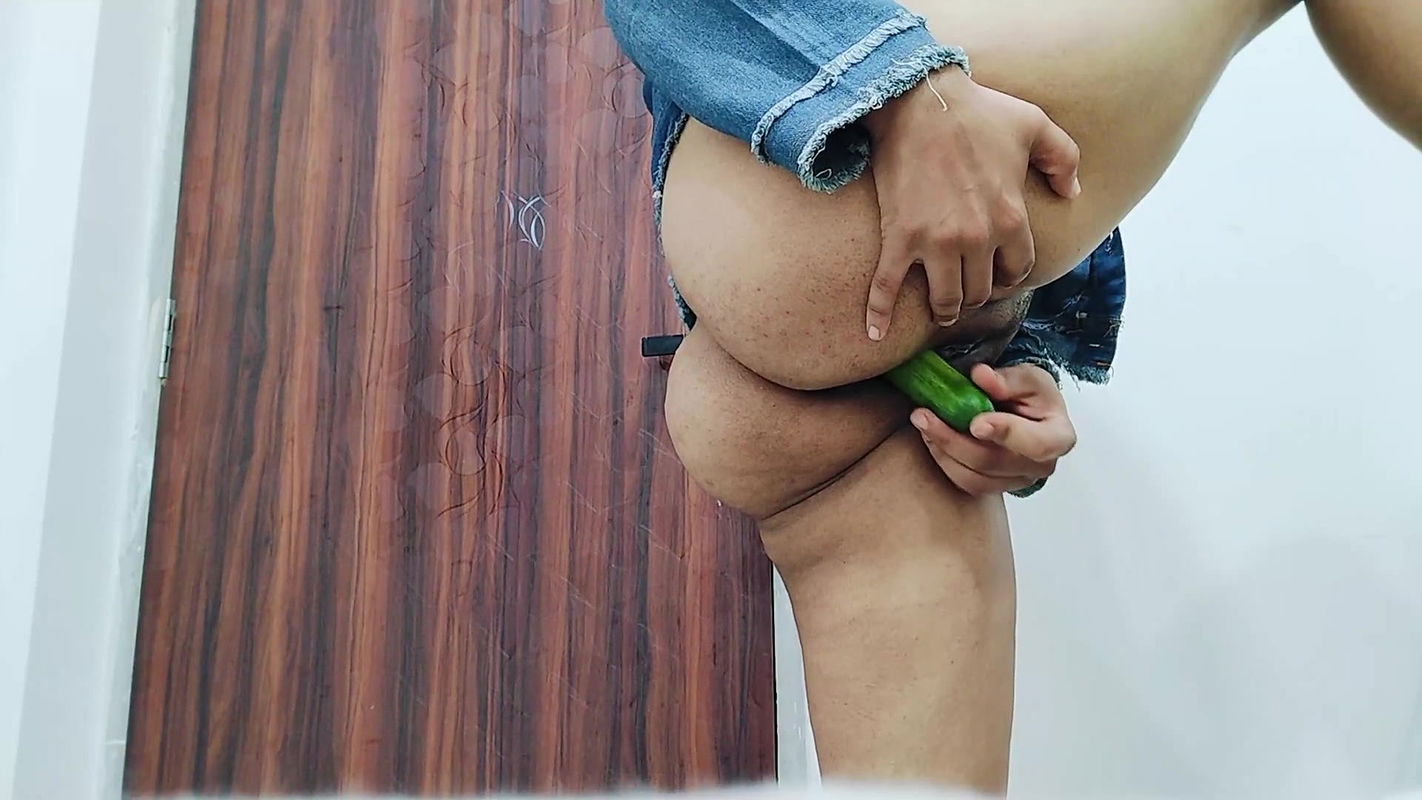 College Girl Nisha the Stepdaughter Wet Pussy Fucking with Cucumber