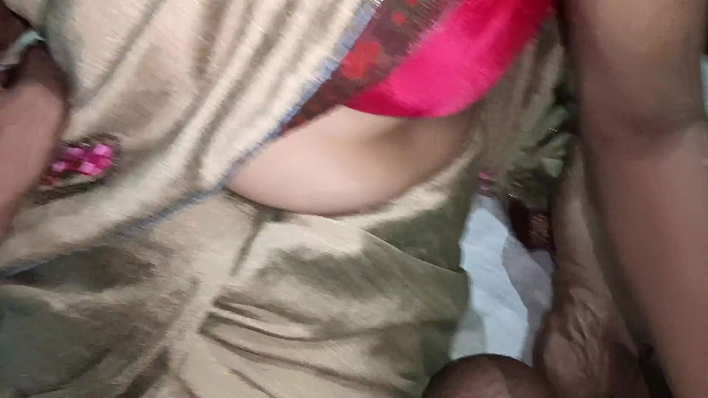 Saree utha kar village Bhabhi ki chudai kiya