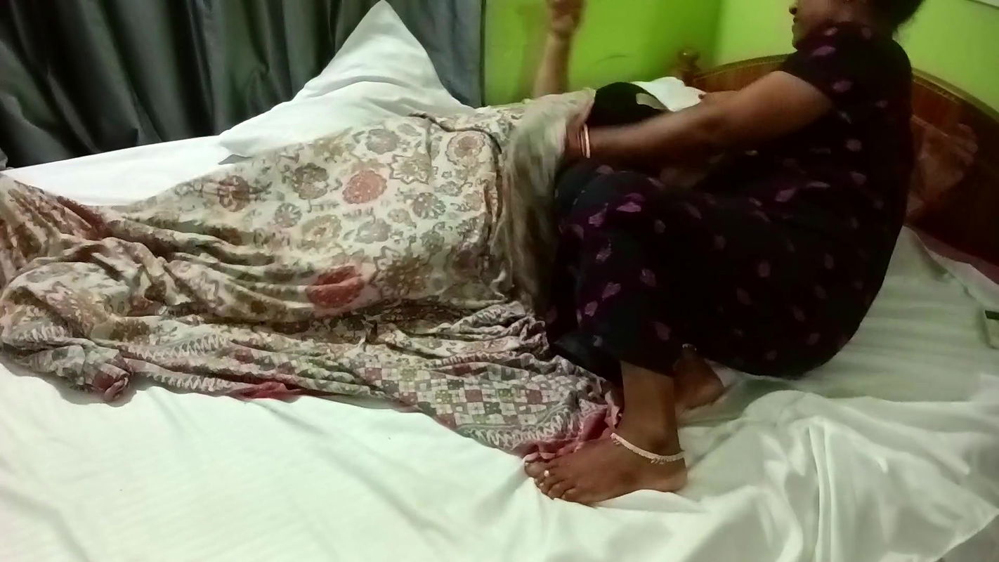 Indian Neighbor Nisha Bhabhi Came to me for Hot Roamance – I Enjoyed her full Night