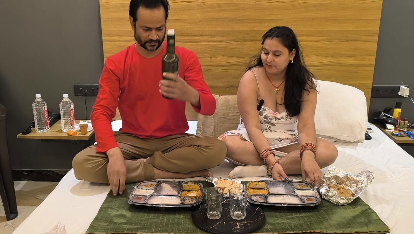 Step daughter seduced her step dad to fuck her pink pussy sucking big dick riding on monster cock