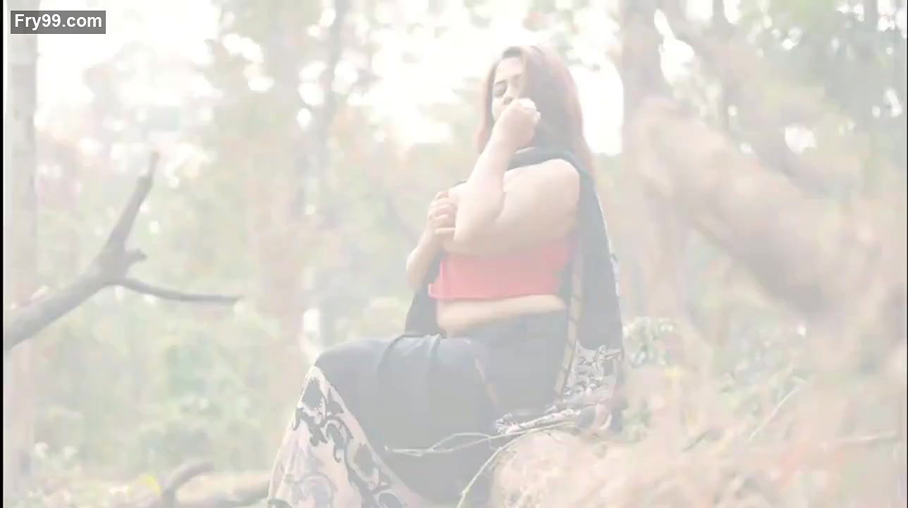 Parna Nude Saree Shoot  video 2