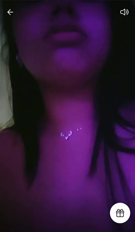 Chubby Diya Boobs and Ass Show on Live Tango