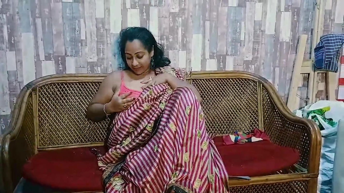 Shila madam apne boor me scale ghusa li