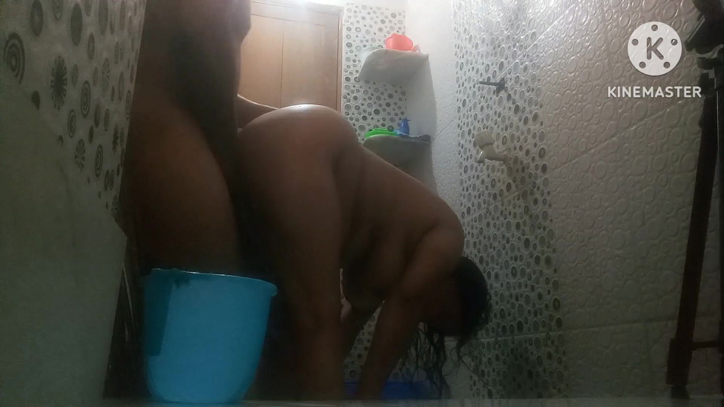 Stepmom and stepson bathroom Hardcor sex Desi style stepmom and stepson