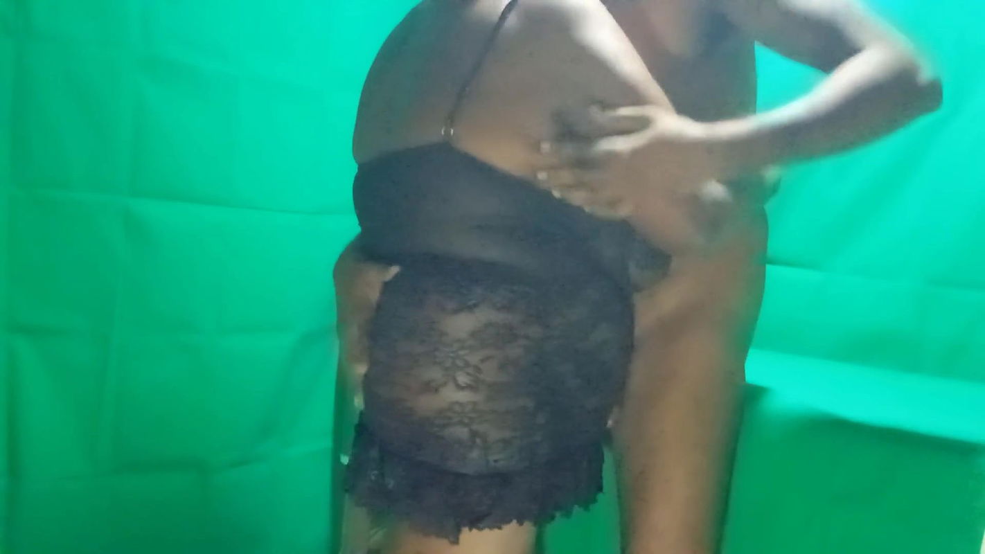 Big Indian aunty and her boyfriend have sex with navel