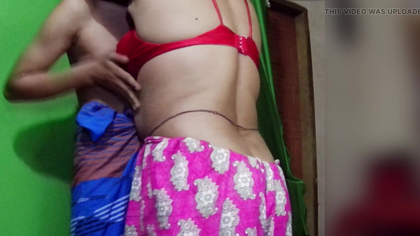 MALIK HARDCORE OUTDOOR SEX WITH DESI LADY SERVENT WHEN SHE WAS ALONE AT HOME