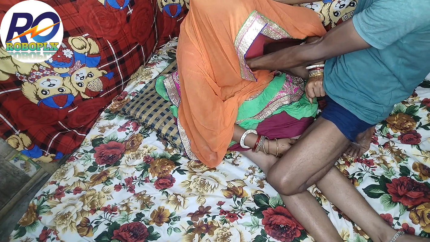 Nice pussy fucking in Hindi with your village sister-in-law in green saree blouse in a canoe stall