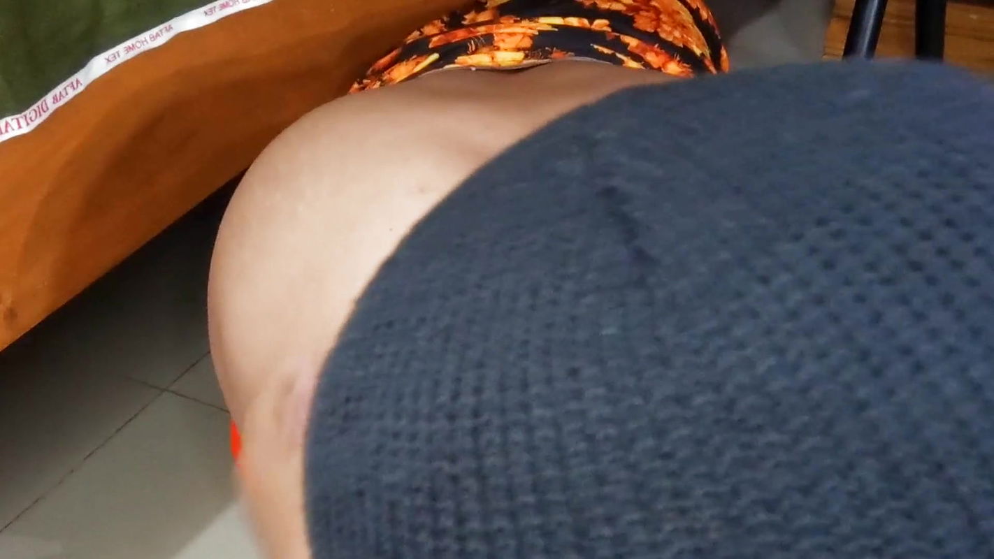 Step Son fucked Step Mom while she is stuck in bed. Facial Cum in Mouth is not home