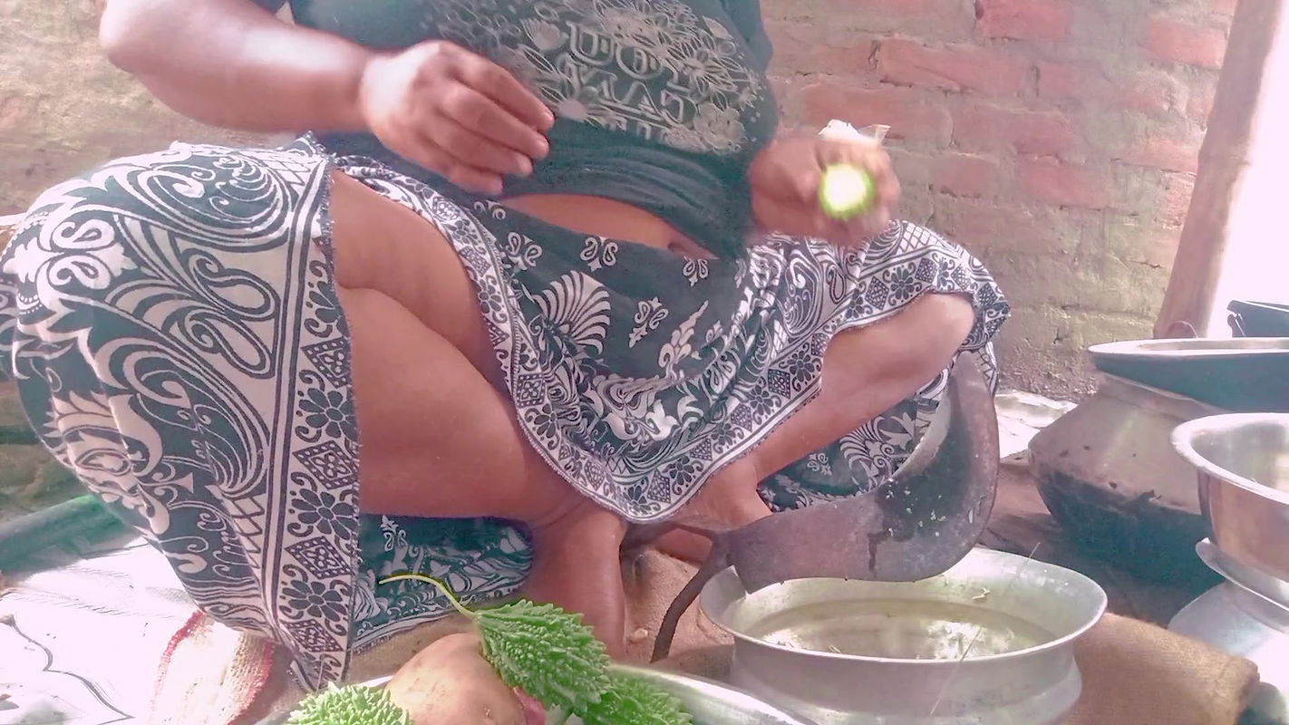 stepson fucked stepmom at cooking time