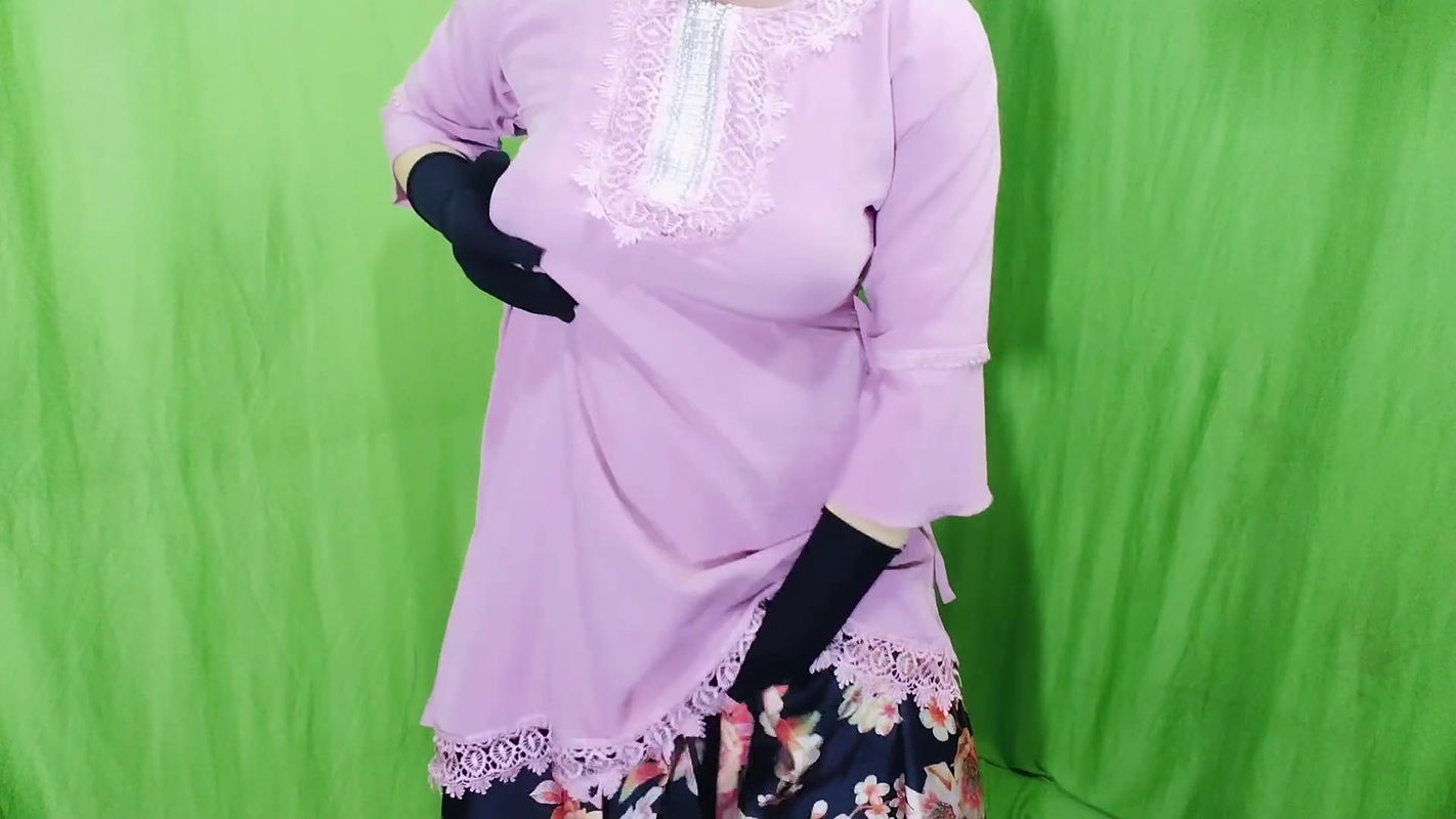 Super sexy seductive house owner fucked hard by her servant