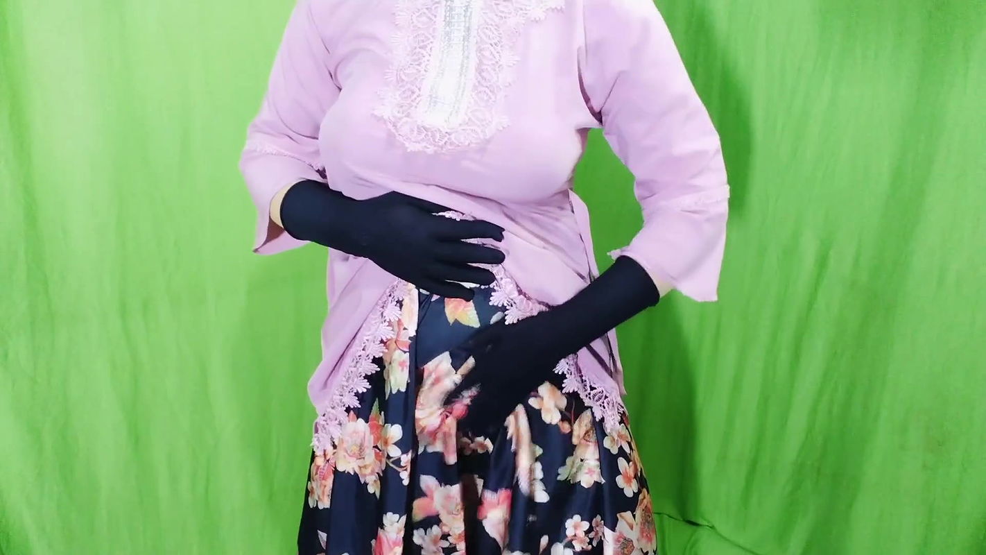 Super sexy seductive house owner fucked hard by her servant