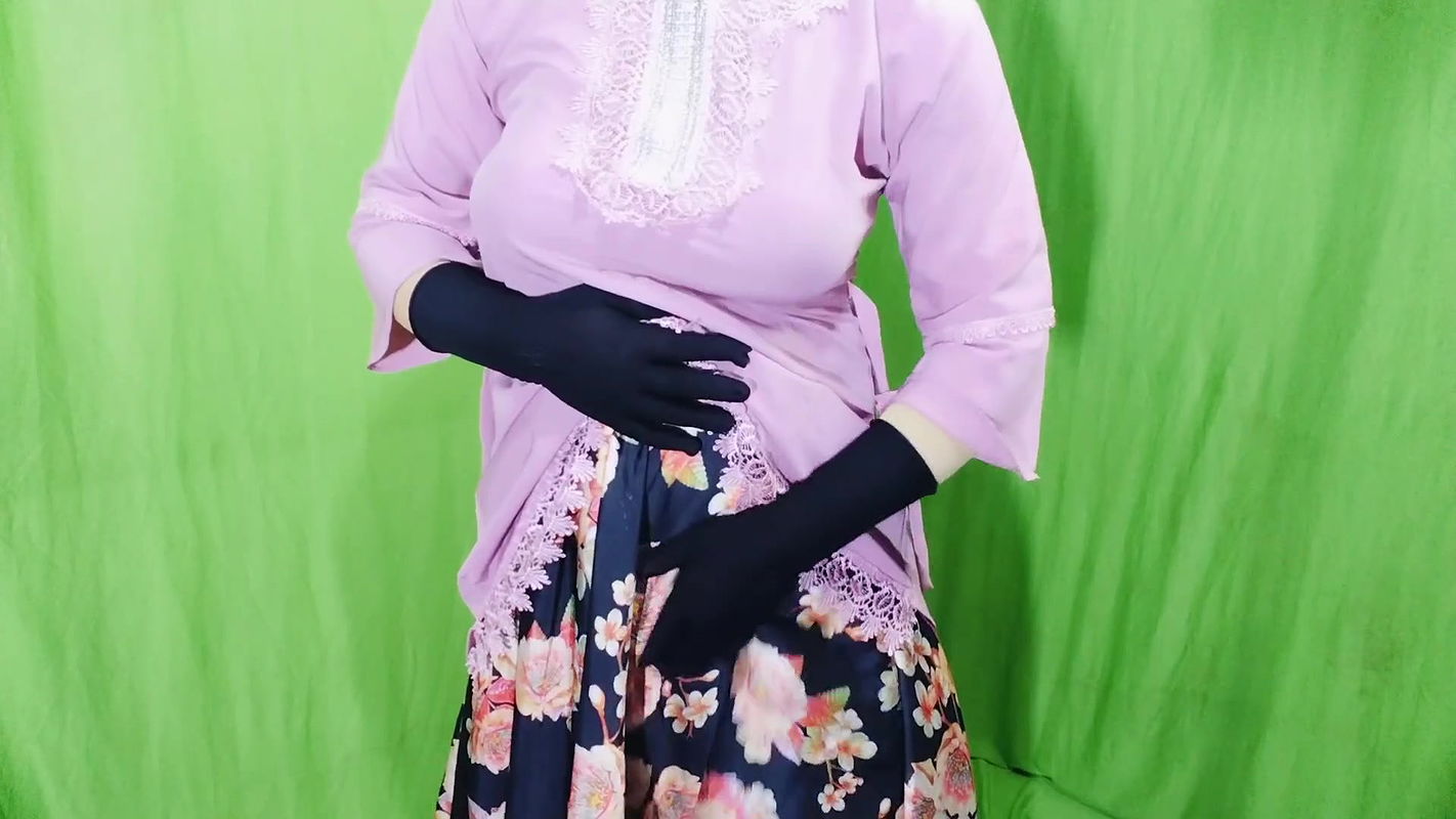 Super sexy seductive house owner fucked hard by her servant