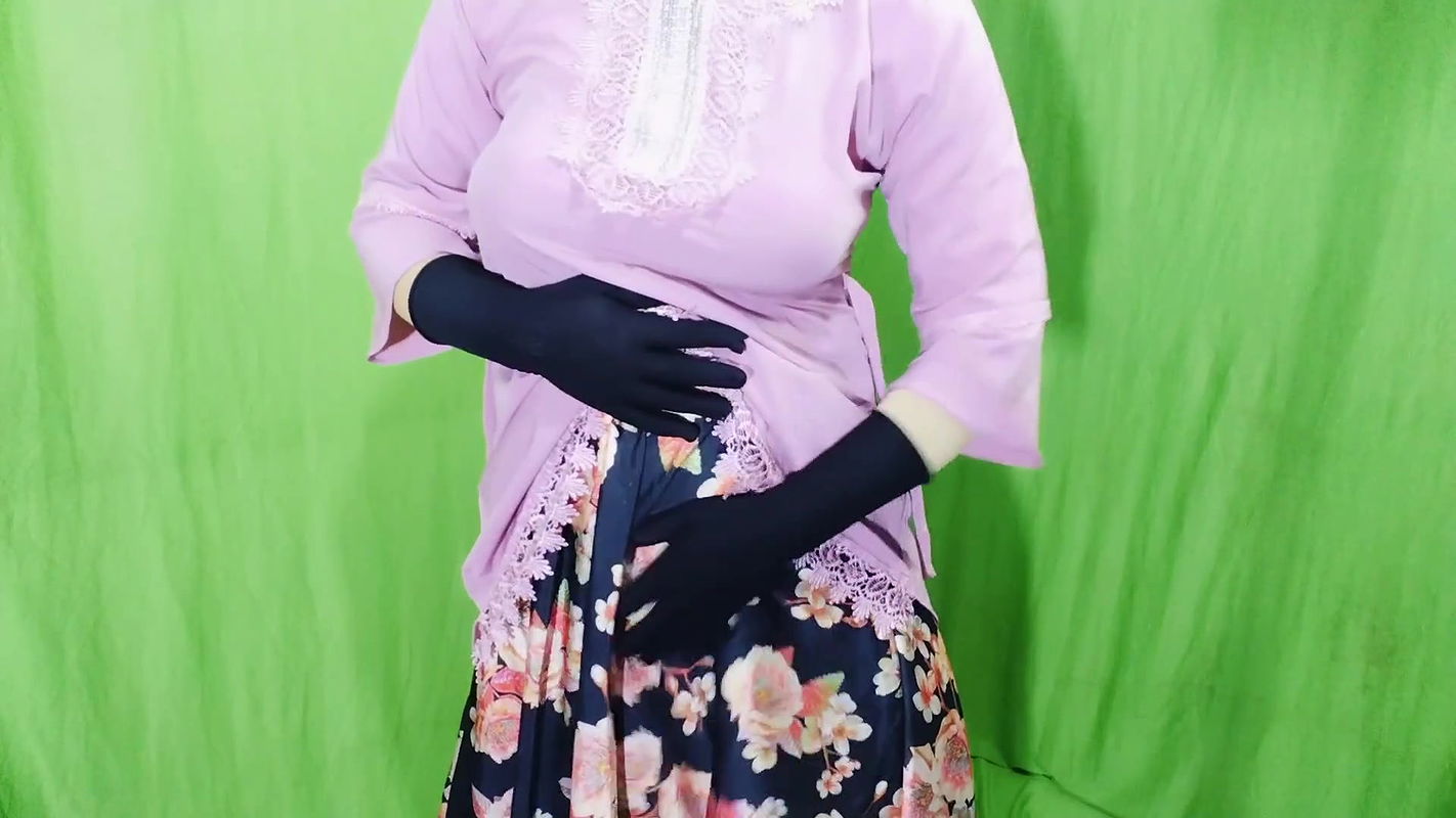 Super sexy seductive house owner fucked hard by her servant