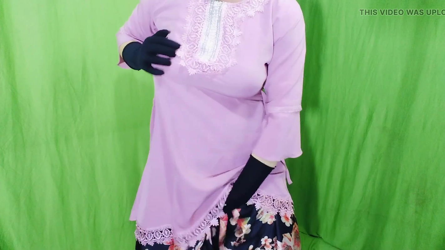 Super sexy seductive house owner fucked hard by her servant