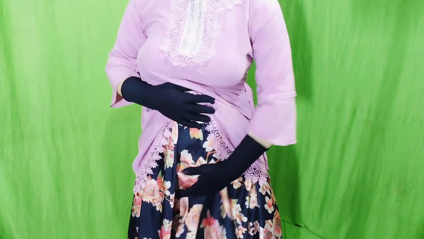 Super sexy seductive house owner fucked hard by her servant