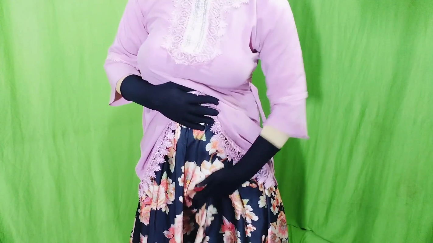 Super sexy seductive house owner fucked hard by her servant